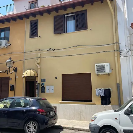 Sinyhouse Apartment Terrasini